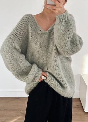 Стильний светр оверсайз