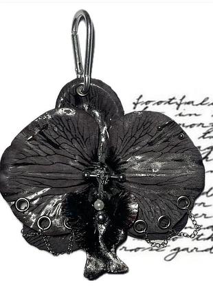 Підвіс орхідея чорна, брелок на сумку