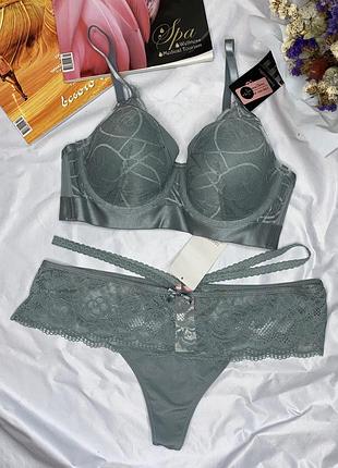 Комплект 75 d + l від hunkemoller luna quinn lead