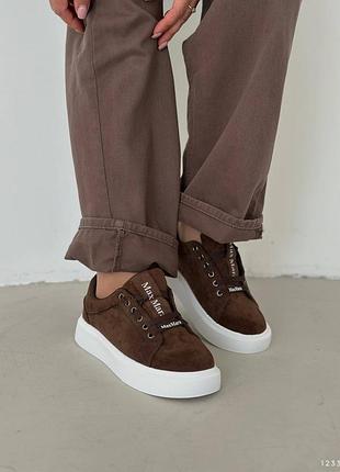 Та рендові кросівки у найбажанішому кольорі, еко-замша