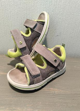 Босоножки детские