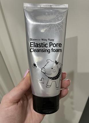 Чорна пінка для вмивання і очищення пор