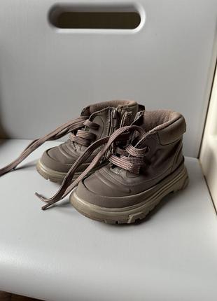 Дитячі черевики zara