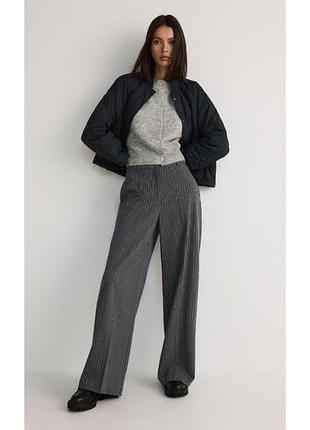 Брюки серые в полоску широкие прямые reserved, р-р s-36 европ. новые