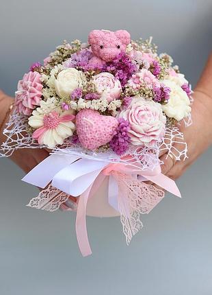 Идеальный подарок - свечи из экологичного воска и волшебными ароматами