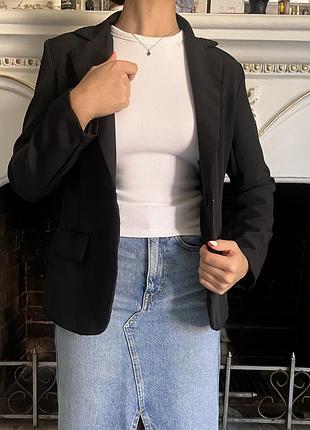 Чорний класичний піджак