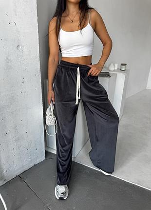 Вільні трендові жіночі брюки з велюру сірий графіт