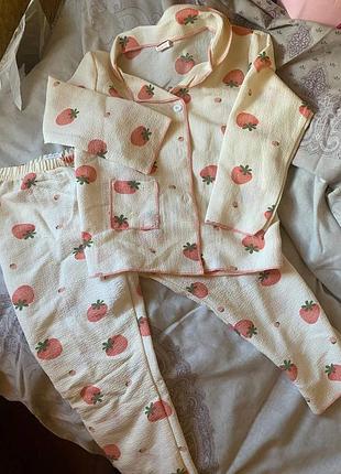 Дитяча піжама в полуниці 2-3р