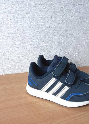 Детские кроссовки adidas 23 р. стелька 14,5 см.