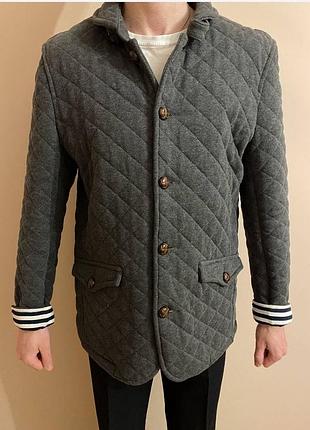 Чоловіча куртка сірого кольору