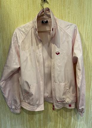 Жіноча вітровка