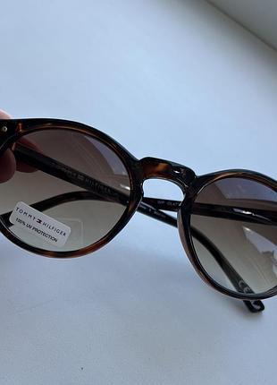 Солнцезащитные очки tommy hilfiger