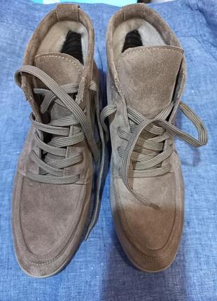 Замшевые ботинки