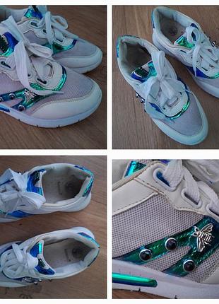 Кроссовки женские