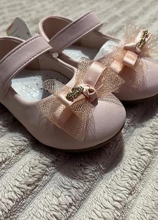 Туфельки на дівчинку рожеві