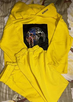 Костюм на дівчинку