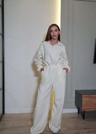 Молочный теплый плюшевый флисовый женский комбинезон