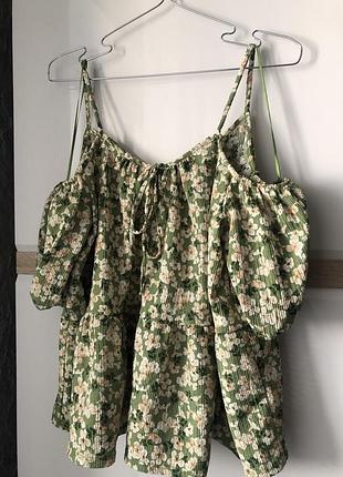 Блузка з квітковим принтом