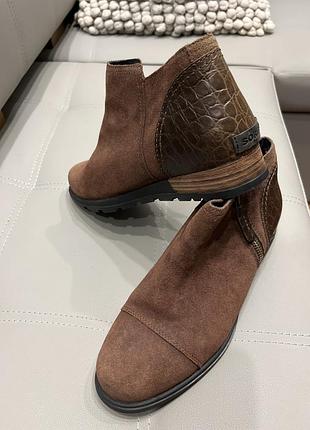 Sorel замшеві черевики