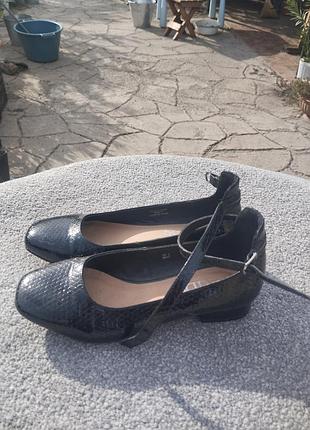 Босоніжки для дівчинки