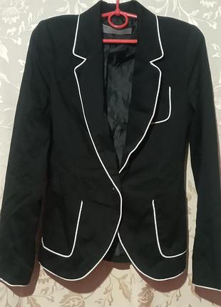 Жіночий жакет