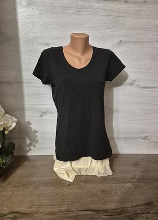 Черная хб вискоза женская футболка с вырезом стрейчевая