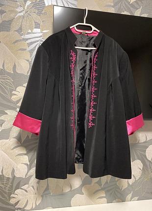 Яскравий жакет, накидка з вишивкою бісером, великий розмір