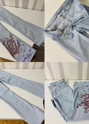 H&m голубі джинси кльош з малюнком сакурою 140/146 зріст 10/11 років