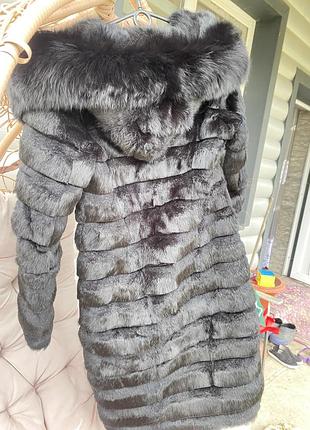 Шубка з кролика в горизонтальну смужку