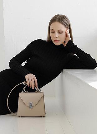 Женская кожаная сумка futsy светло-бежевая