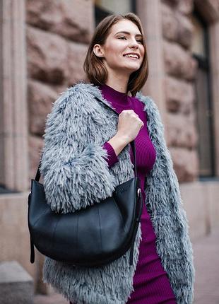 Кожаная женская сумка круассан черная krast