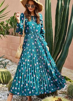 Новое платье 36-40р, (42-46) яркий принт красиво смотрится очень романтично и ярко