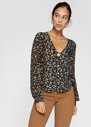 Блузка цветочный принт декольте