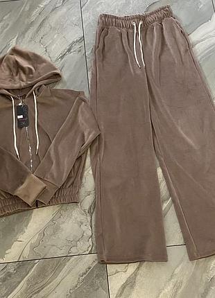 Жіночий костюм на осінь