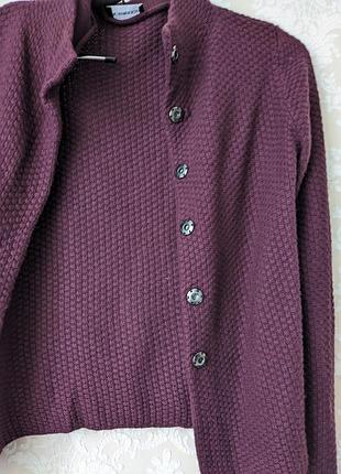 Светр красивого винного кольору sisley