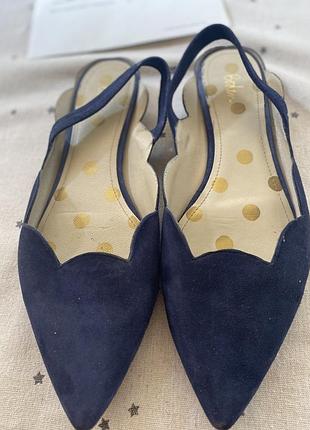 Туфлі, босоніжки жіночі