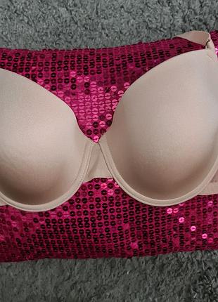 Женское белье, бюстгальтер.