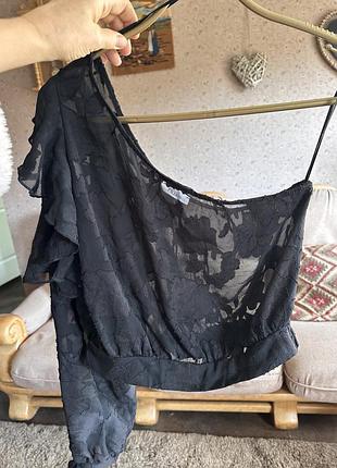 Блуза прозора на одне плече