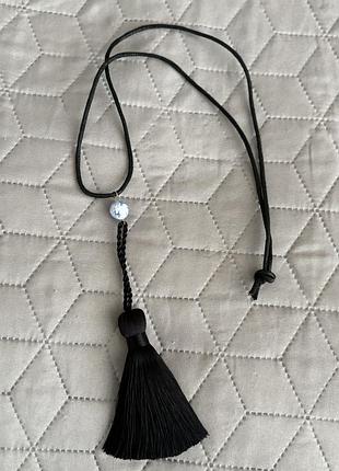 Підвіска на шию з китицею
