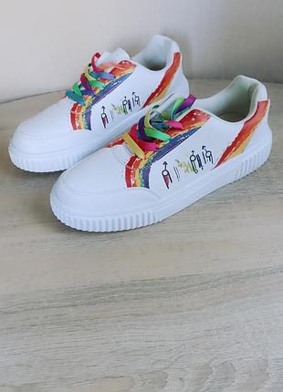 Яркие женские кроссовки 27,5 см