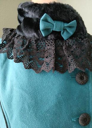 Пальто демисезонное.