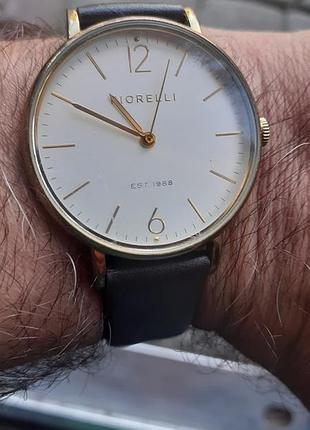 Новые женские часы английского бренда fiorelli..d 35мм,от ушка до ушка 43мм.рабочие новая батарейка.