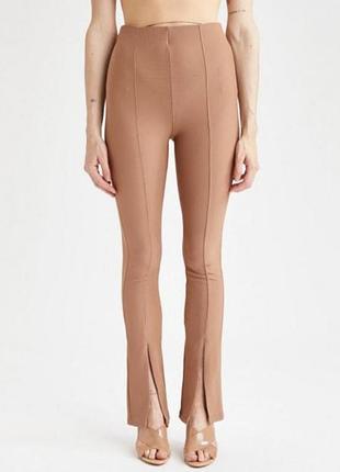 Нюдові лосини у рубчик