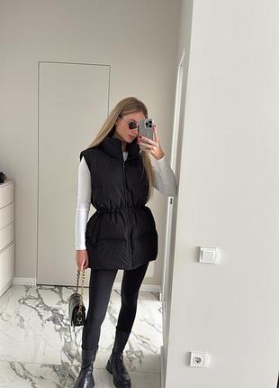 Жилет мolly. матовая плащевка с пропиткой водонепроницаемая, плотная не просвечивает, наполнитель ек пух в талии на затяжках