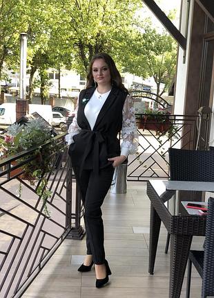 Класичний чорний костюм