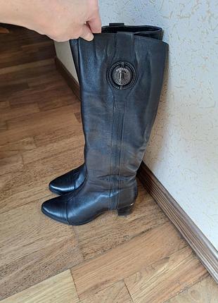 Зимние кожаные сапоги