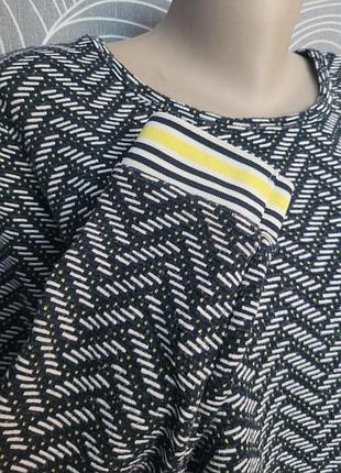 Новый красивый модный свитшот джемпер