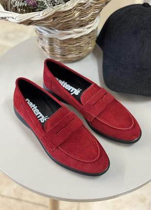 Лофери. червоні замшеві
