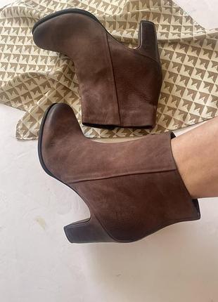 Жіночі черевики ecco