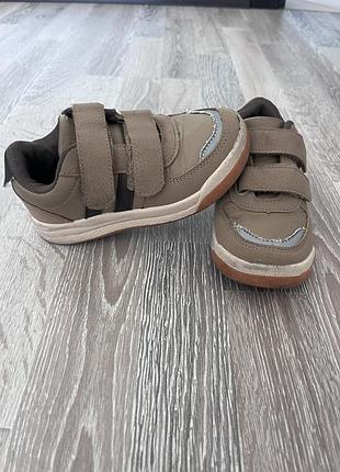 Бежеві демісезонні кросівки для хлопчика